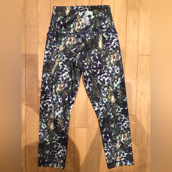 Lululemon leggings - excellent condition - Picture 3 of 3